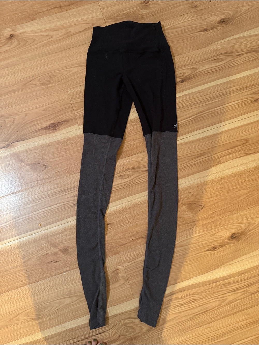 ALO Yoga Black and Gray Colorblock High-Waist Leggings